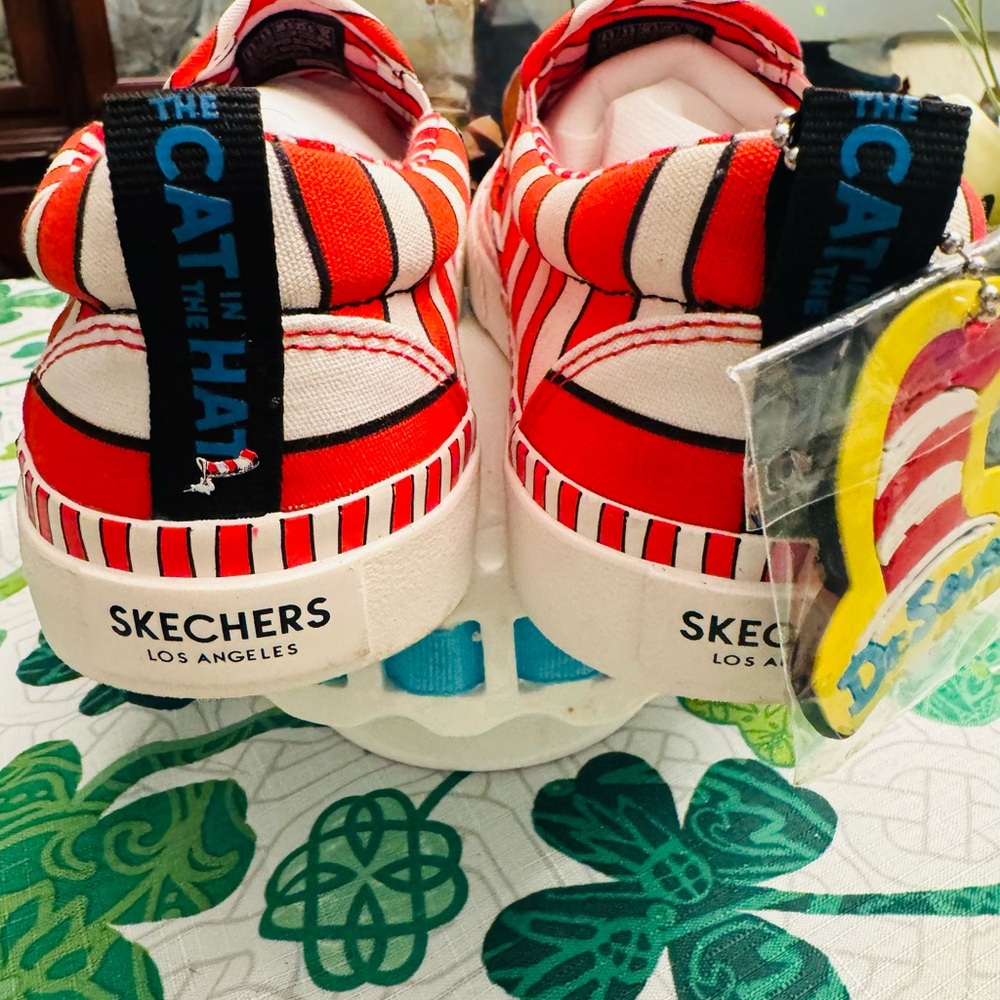 NEW Skechers Dr. Seuss Sneakers Womens 6.5 Stripe Cat in the Hat Youth 5 - Picture 5 of 5